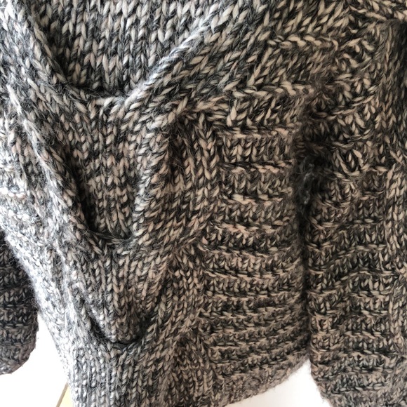 GAP Cable Knit Sweater - Picture 5 of 9